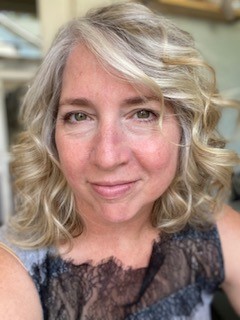 April Bettencourt headshot